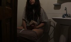 We start the day well in the toilet (Full HD 1920 1080)