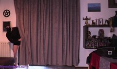 Mistress Linda Evil- distruggo le palle a questo ladro! parte prima