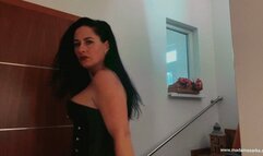 Face slapped by the leather Goddess