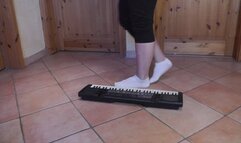 Sneaker-Girl Akira - Keyboard Crush