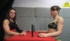 Armwrestling Kim vs Xena