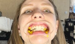 Challenge : stretching for mouth and lips