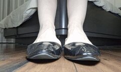 Toe wiggling in patent leather black ballet flats 7 TW