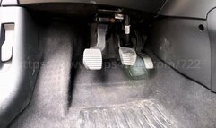 Laetitia revs hard a Citroen C3 with plateform heels - Feet Pov