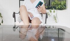 Perfect wrinkled soles of Alice's feet(2)