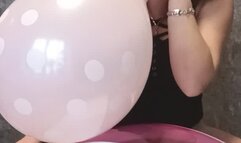 blowtopop balloons on intex beachball