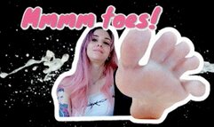 34 FHD LONG TOES 1 ( foot fetish, big feet, foot virgin, upclose, worship, soles, wrinkled, wiggling, spreading, foot play, cleavage, rubbing, goddess, queen, barefoot)