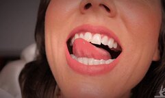 Imperfectly Pearly Love Bites (4K MP4)