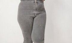 Peeing hard on my jeans