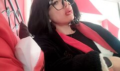 with these huge lips I burp and suck AVI