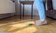 First object crush in spatial category