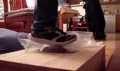 Trampling air cushions on the slave's face and stomping on the slave's face