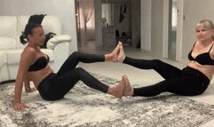 We squeeze the soles of our feet strongly and compare them 49Y