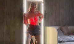 Emma in Bikini: Exploring Her Stomach and Belly Button