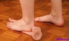 Abigail Dildo Crush - HD MP4