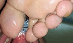 Xiu - Worshipping big, dirty feet of an asian lady [foot worship, footjob, cum on feet, cum eating] (4K)