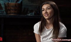 Slave in brutal suspension endurs pain