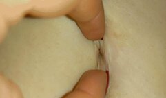 Digging into stepmom's navel WMV