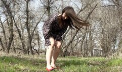 Jam feet and heels when walking in the forest