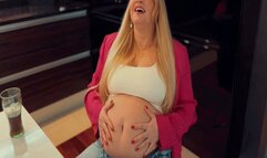 Birthdays are time for messy eating WMV