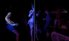 Cosplay chick at night club - 3D v571