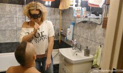 Brushing Teeth (720 HD)