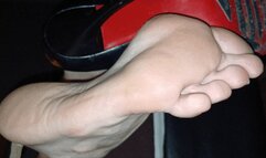 Alyx - Worshipping and cumming on feet of an airsoft girl [foot worship, footjob, cum on feet, cum eating] [4K]