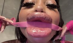 RubyDollLipz's 4-19-22 Growing XL Doll Lips