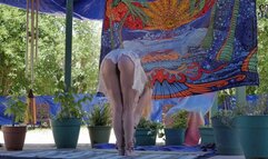 Stretching outside turns to squirting orgasms ????