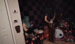 Nia Bleu - Distracted Sound Engineer In The Studio