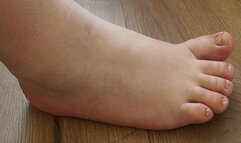 #2 Loser will buy it! - Gold glitter polish (no talk)