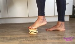 Sneaker-Girl Gym-Lady - Burger Crush