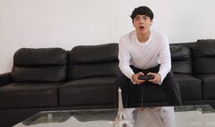 MY STEPSISTER PLAYS VIDEO GAMES AND I PLAY WITH HER ASS