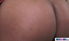 Stepmom 69 pussy lick ebony stepdaughter