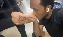 Size 7 Vitiligo soles sniffed