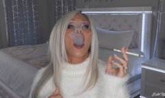 Taste My Exhales As I Smoke (MP4-HD 720p)