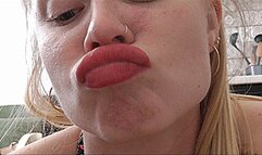Blondie sniffs her stinky sweet lips! MP4