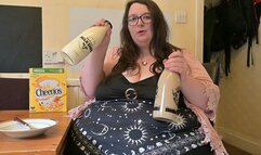 SSBBW UDDER GODDESS SAMPLES MILK