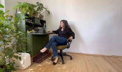 huge pee in jeans mov