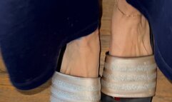 Sneaky shoe removal @work