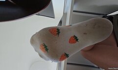 Unaware Giantess Working on Laptop in Socks Pt 7