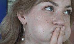 Stella Stretches Her Face (MP4 - 720p)