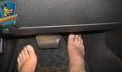 NYC FEET DRIVES A JEEP BAREFOOT