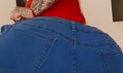 Lucianna Jeans Splitting Farts!