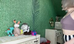 Alla destroys three balloons by inflating them with an electric pump