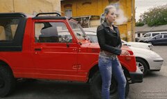 Smoker in black high heels outside HD MP4