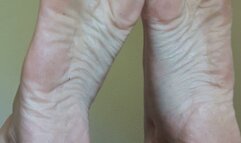 Delicious soles cumshot