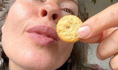 crunchy little crackers mov