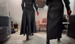 Sisters Kahina and Kalinda smoking in leather clothes