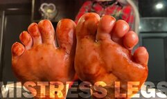 The Goddess has soiled her bare feet in coffee and teasing you on the table (MP4 4K)